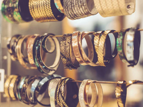 tienda de regalos en Benidorm pulsera artesanal Maccadamia
